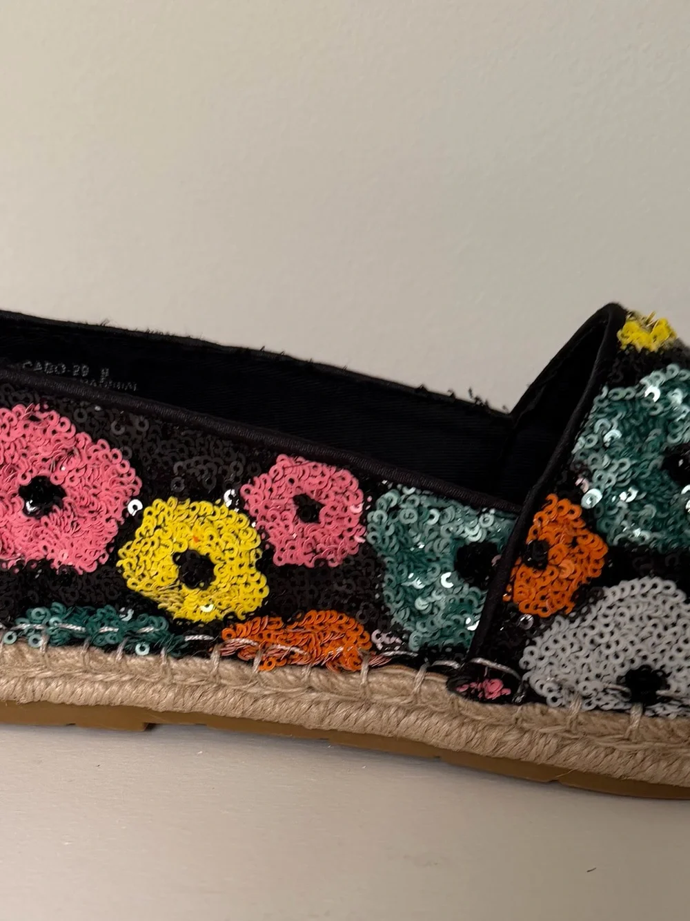 Black Espadrille Slip-Ons Multicolor Sequin Flowers. Size 9. New w/o box.